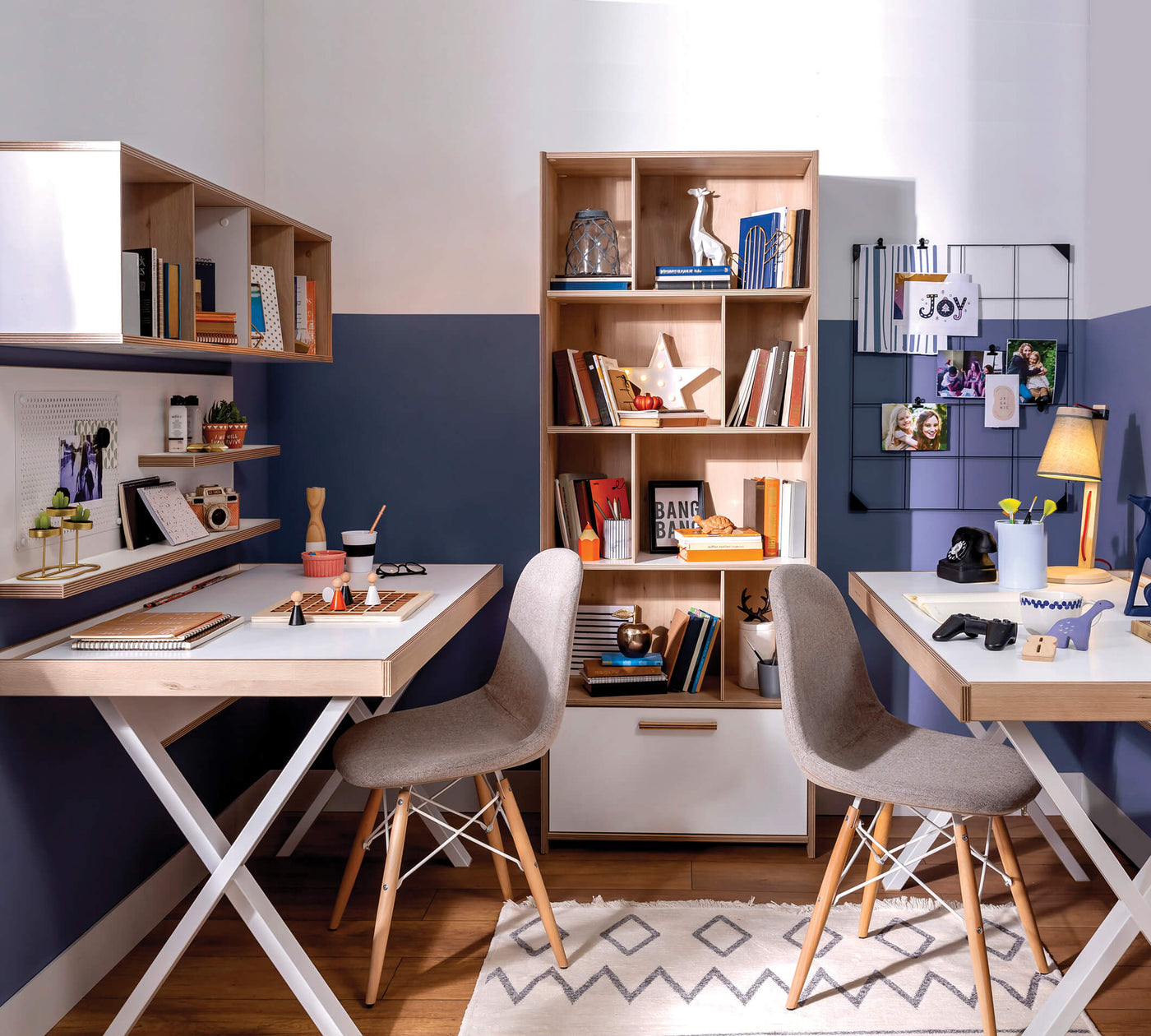 Modera Young Desk