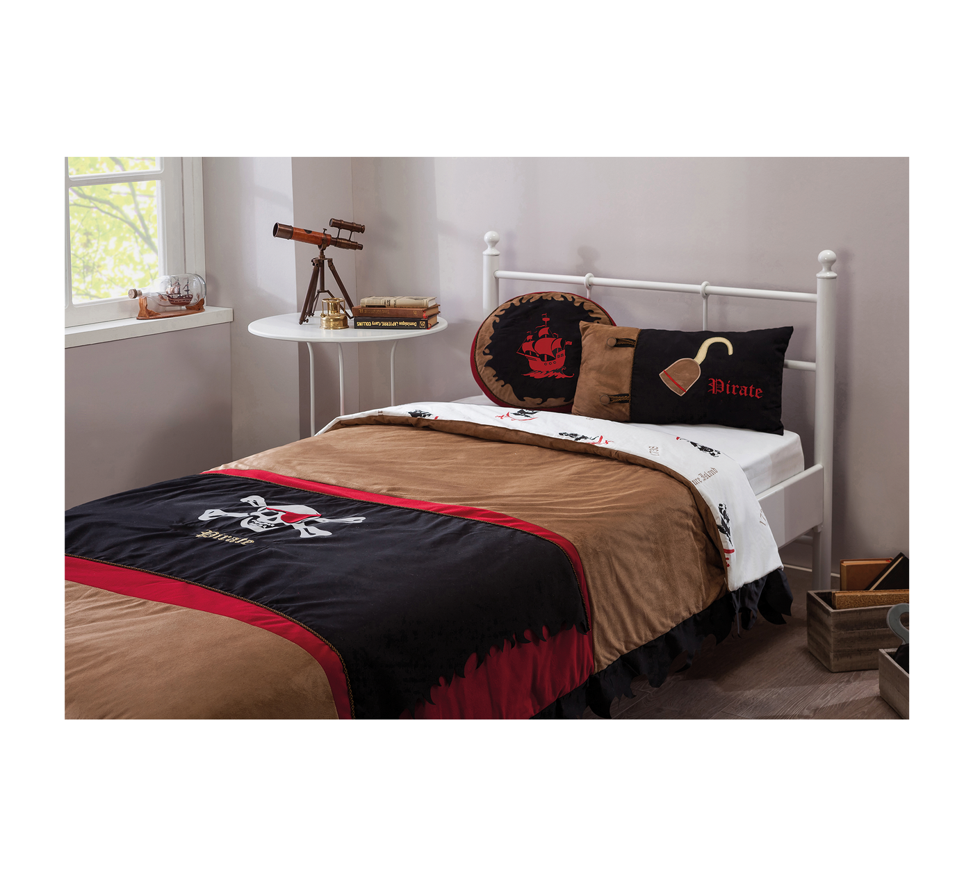 Pirate Hook Bed Cover
